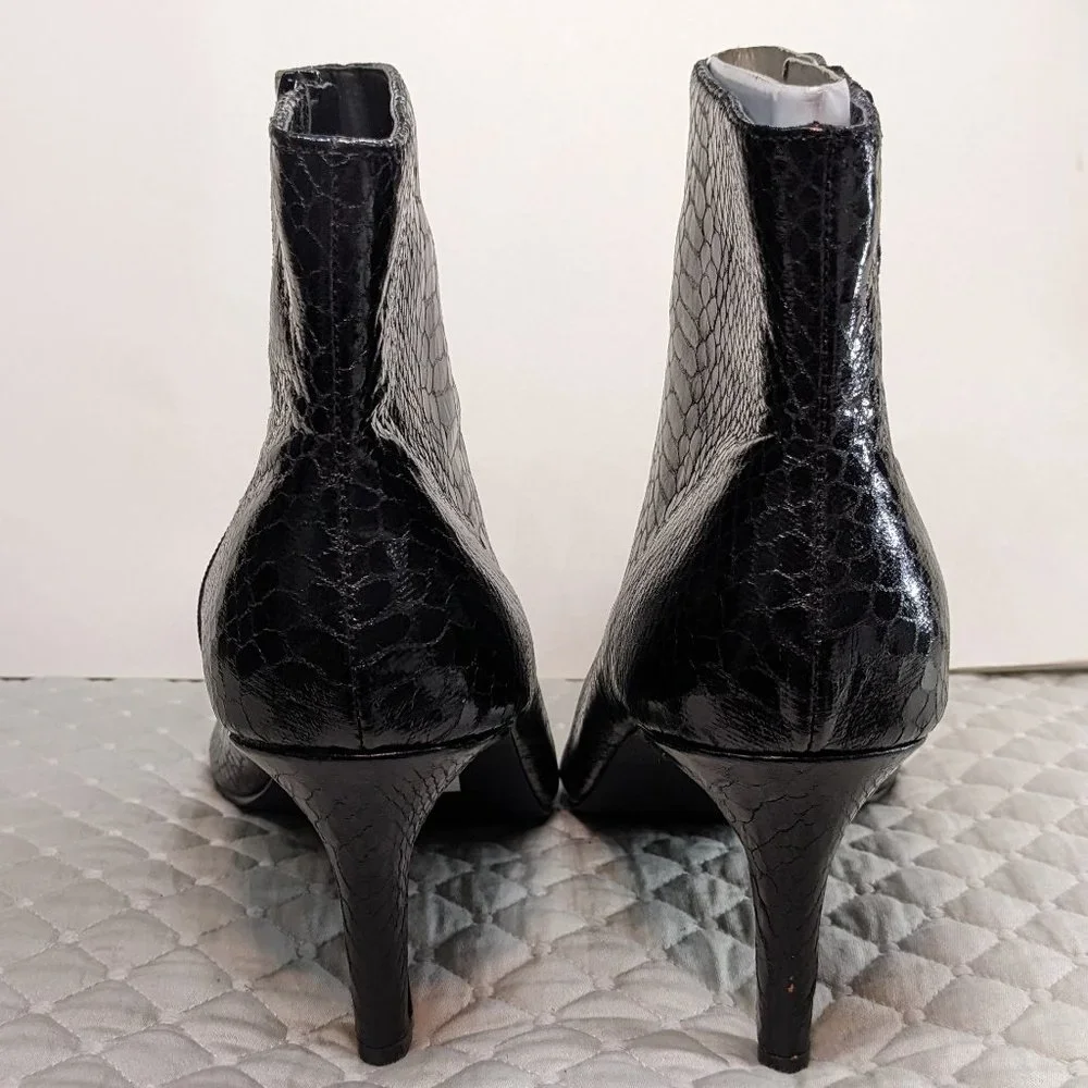 Torrid Black Snakeskin Print Pointed Side Zip Bootie Boot - size 10 Wide - NWT - Picture 10 of 12